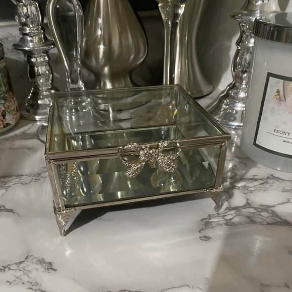 Cynthia Rowley Crystal Mirrored Bow Jewelry Box
